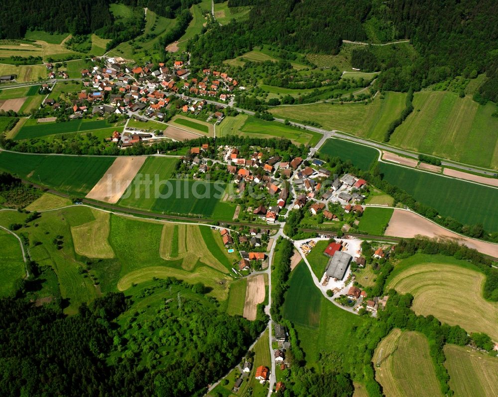 Schleißweiler von oben - Dorfkern am Feldrand in Schleißweiler im Bundesland Baden-Württemberg, Deutschland