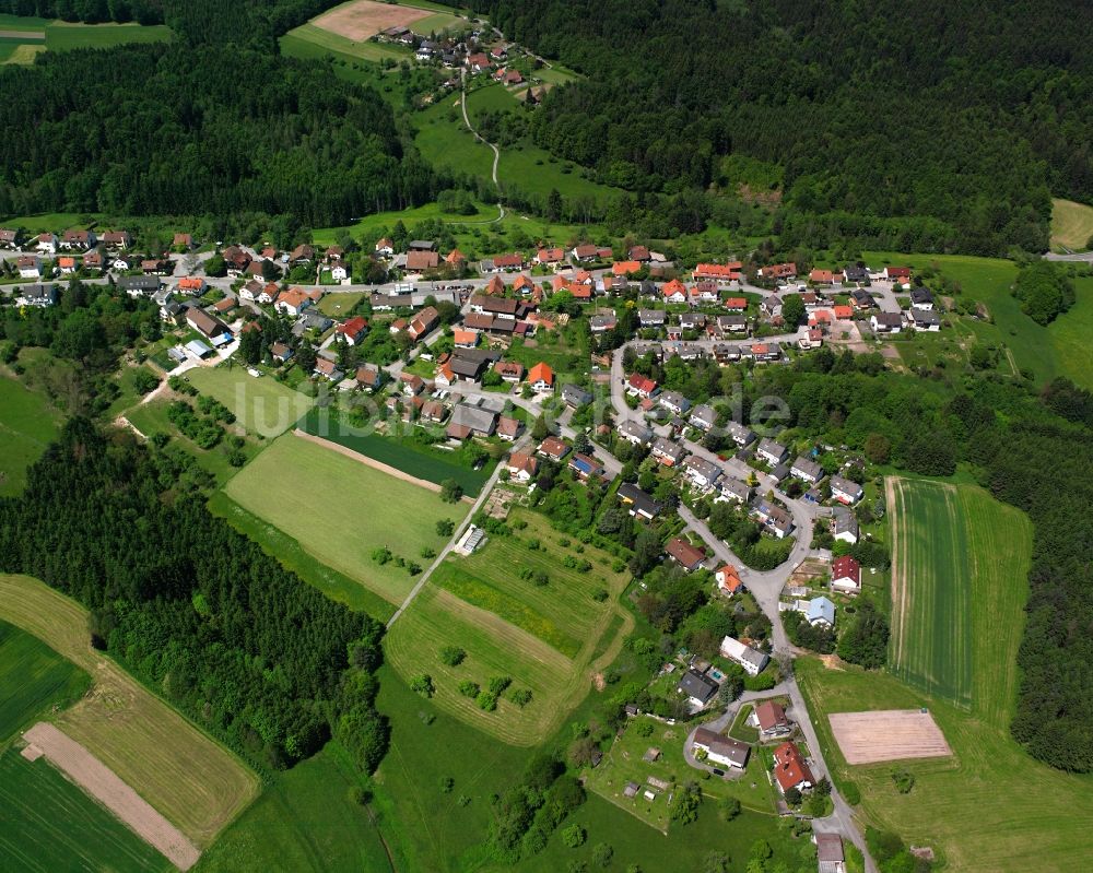 Luftaufnahme Schöllhütte - Dorfkern am Feldrand in Schöllhütte im Bundesland Baden-Württemberg, Deutschland