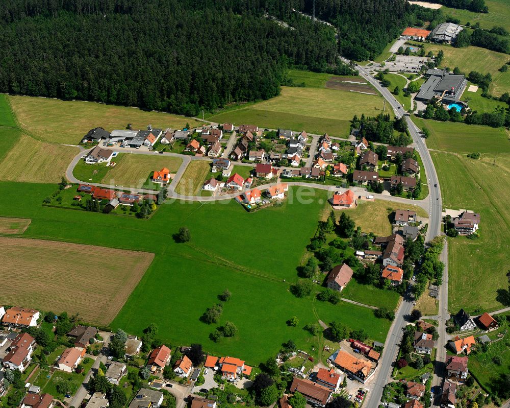 Schömberg von oben - Dorfkern am Feldrand in Schömberg im Bundesland Baden-Württemberg, Deutschland