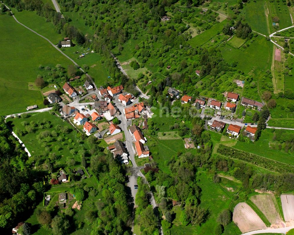 Schnait von oben - Dorfkern am Feldrand in Schnait im Bundesland Baden-Württemberg, Deutschland