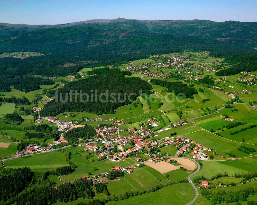 Luftbild Schönanger - Dorfkern am Feldrand in Schönanger im Bundesland Bayern, Deutschland