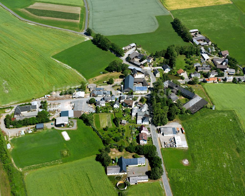 Luftbild Schnarchenreuth - Dorfkern am Feldrand in Schnarchenreuth im Bundesland Bayern, Deutschland