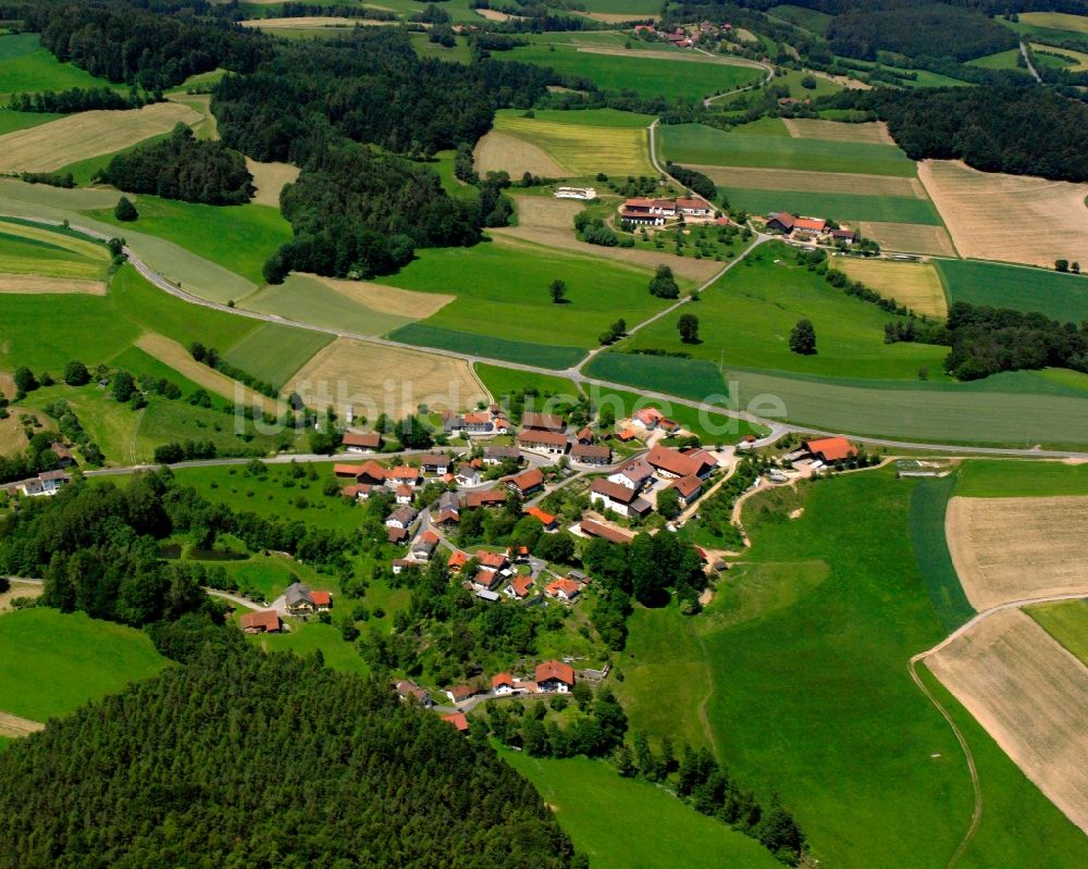 Luftaufnahme Schönstein - Dorfkern am Feldrand in Schönstein im Bundesland Bayern, Deutschland