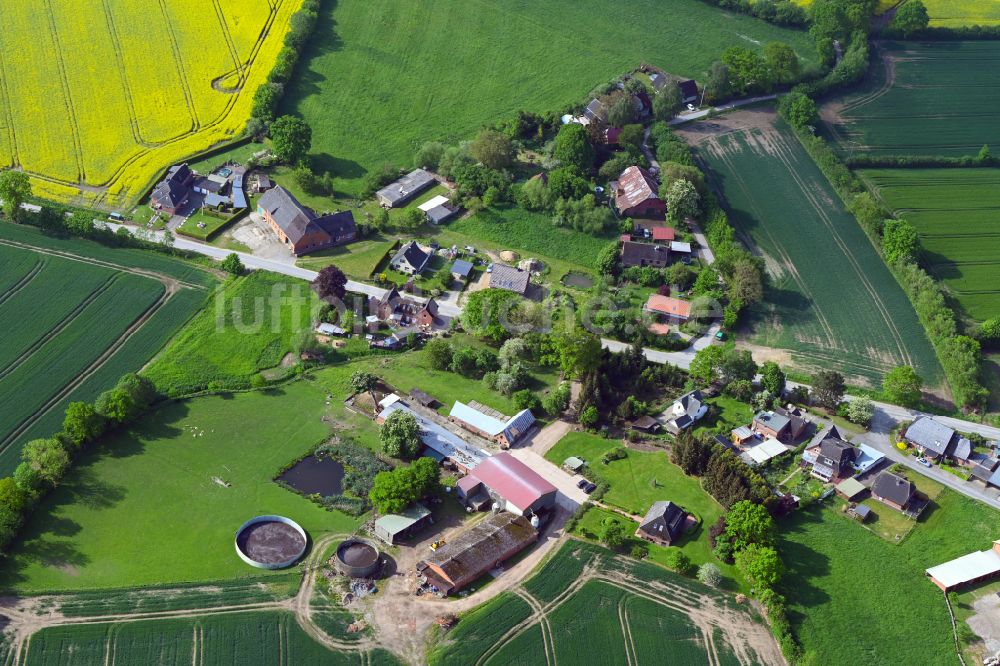 Schulenburg von oben - Dorfkern am Feldrand in Schulenburg im Bundesland Schleswig-Holstein, Deutschland