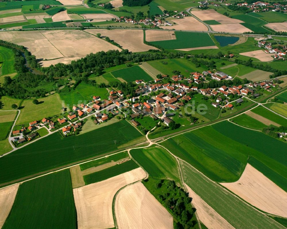 Luftaufnahme Schwaibach - Dorfkern am Feldrand in Schwaibach im Bundesland Bayern, Deutschland