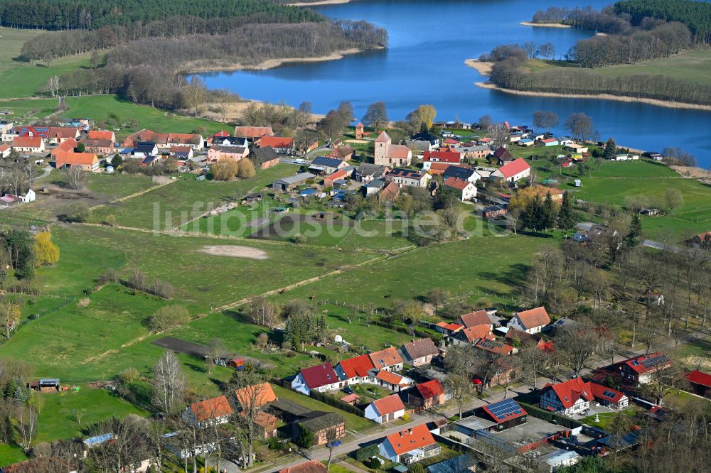 Luftaufnahme Schweinrich - Dorfkern am Feldrand in Schweinrich im Bundesland Brandenburg, Deutschland