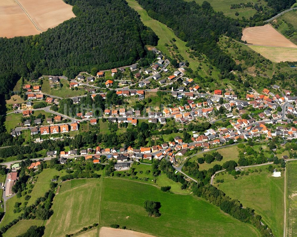 Seckmauern aus der Vogelperspektive: Dorfkern am Feldrand in Seckmauern im Bundesland Hessen, Deutschland