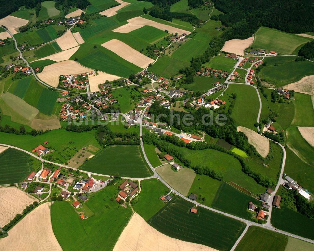 Luftaufnahme Seebauer - Dorfkern am Feldrand in Seebauer im Bundesland Bayern, Deutschland