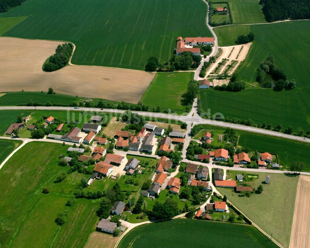 Luftbild Seemannshausen - Dorfkern am Feldrand in Seemannshausen im Bundesland Bayern, Deutschland