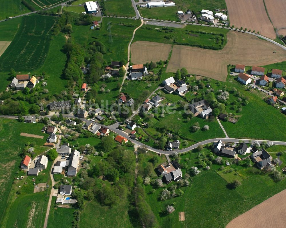 Seifersbach von oben - Dorfkern am Feldrand in Seifersbach im Bundesland Sachsen, Deutschland