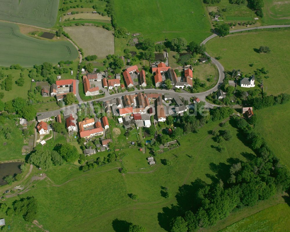 Luftaufnahme Seifersdorf - Dorfkern am Feldrand in Seifersdorf im Bundesland Thüringen, Deutschland