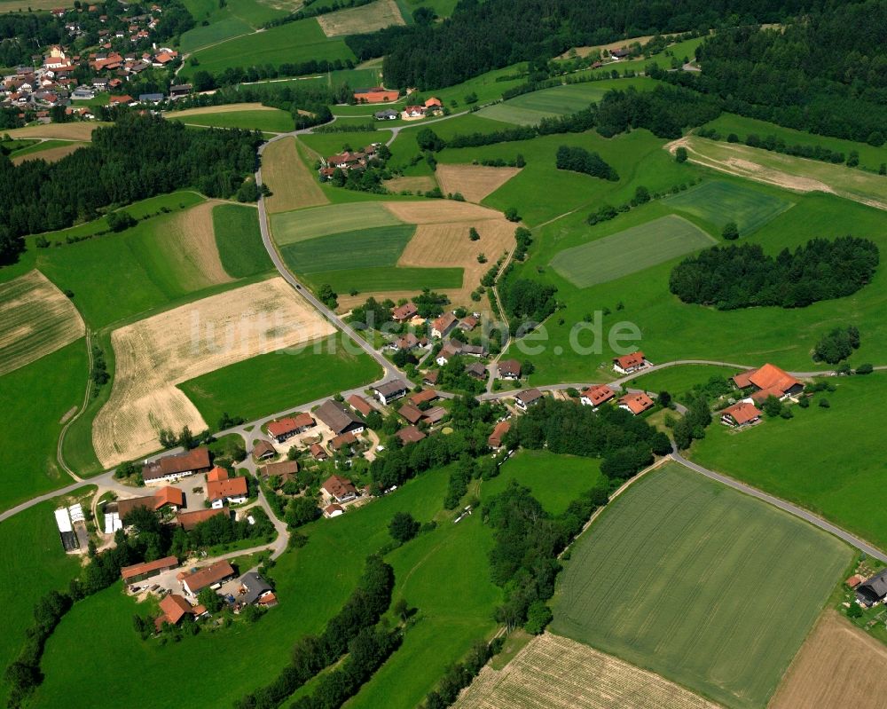 Semmersdorf von oben - Dorfkern am Feldrand in Semmersdorf im Bundesland Bayern, Deutschland