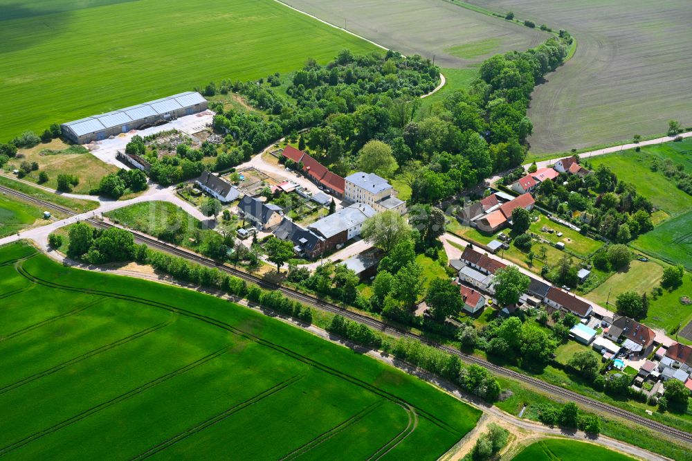 Luftbild Sibbesdorf - Dorfkern am Feldrand in Sibbesdorf im Bundesland Sachsen-Anhalt, Deutschland