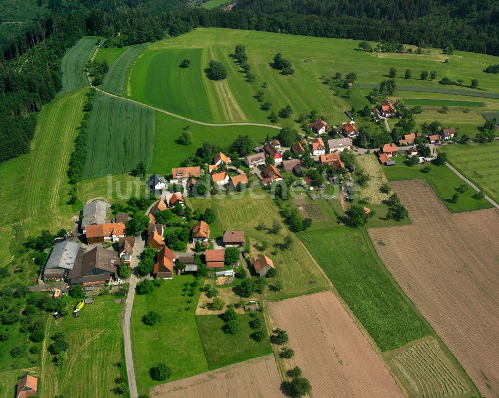 Luftbild Sommenhardt - Dorfkern am Feldrand in Sommenhardt im Bundesland Baden-Württemberg, Deutschland