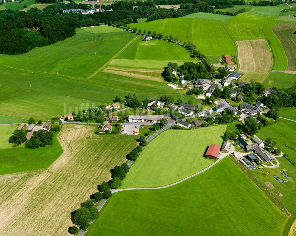 Luftaufnahme Sparneck - Dorfkern am Feldrand in Sparneck im Bundesland Bayern, Deutschland