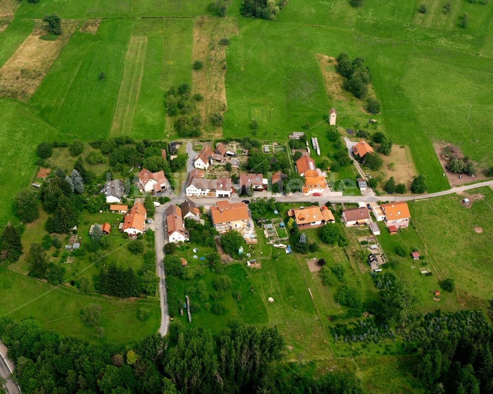 Spatzenhof aus der Vogelperspektive: Dorfkern am Feldrand in Spatzenhof im Bundesland Baden-Württemberg, Deutschland