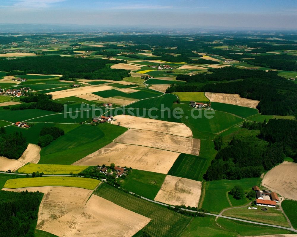 Luftbild Speisöd - Dorfkern am Feldrand in Speisöd im Bundesland Bayern, Deutschland