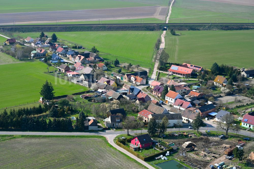 Luftbild Stackelitz - Dorfkern am Feldrand in Stackelitz im Bundesland Sachsen-Anhalt, Deutschland