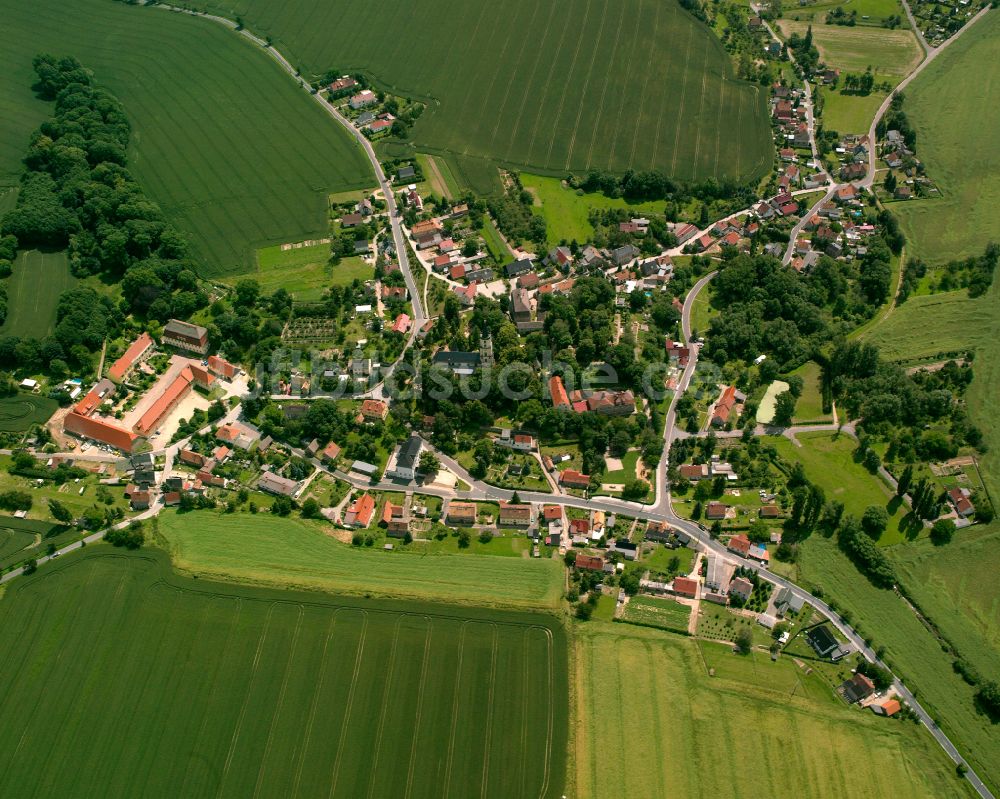 Luftbild Staucha - Dorfkern am Feldrand in Staucha im Bundesland Sachsen, Deutschland