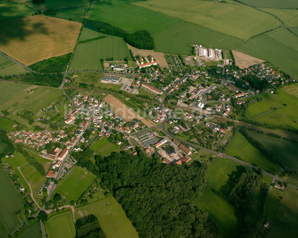 Luftaufnahme Stauchitz - Dorfkern am Feldrand in Stauchitz im Bundesland Sachsen, Deutschland