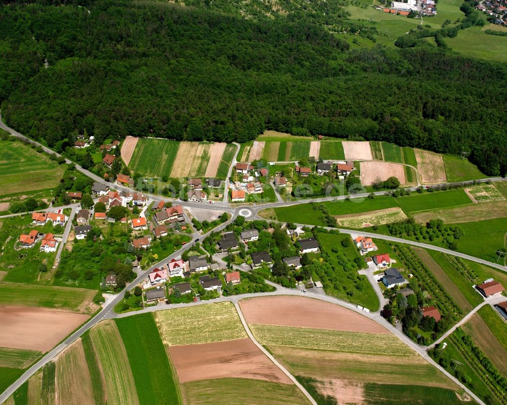 Stöckenhof aus der Vogelperspektive: Dorfkern am Feldrand in Stöckenhof im Bundesland Baden-Württemberg, Deutschland