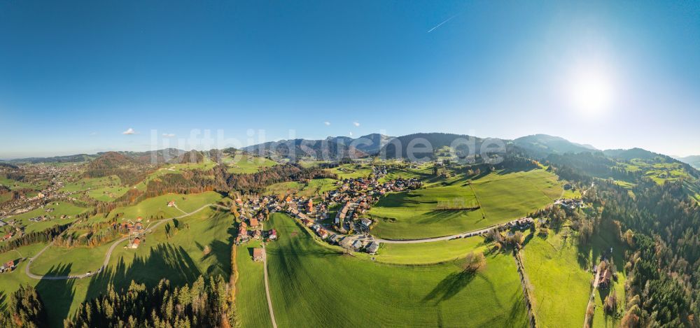 Steibis aus der Vogelperspektive: Dorfkern am Feldrand in Steibis im Bundesland Bayern, Deutschland