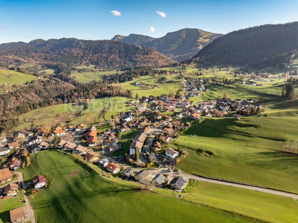 Steibis von oben - Dorfkern am Feldrand in Steibis im Bundesland Bayern, Deutschland