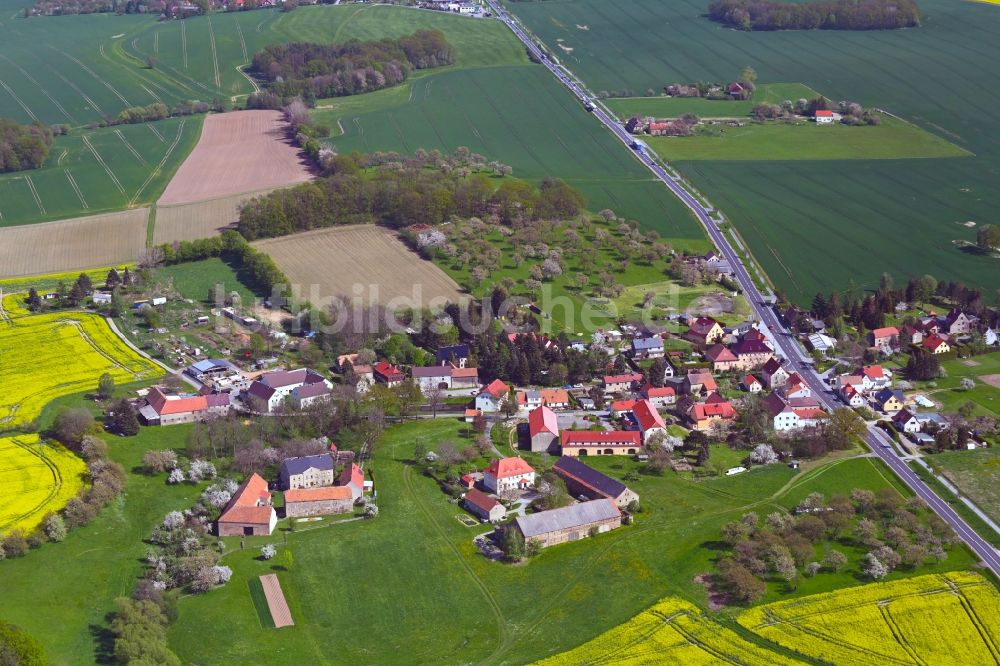 Luftaufnahme Steindörfel - Dorfkern am Feldrand in Steindörfel im Bundesland Sachsen, Deutschland