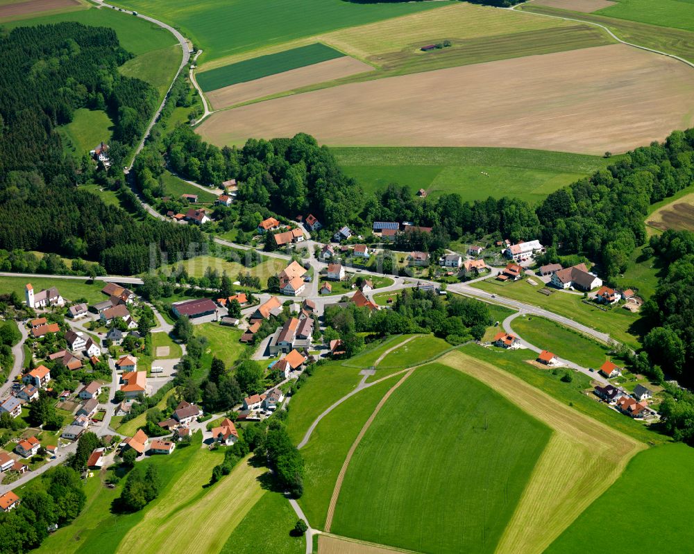 Luftbild Steinhausen an der Rottum - Dorfkern am Feldrand in Steinhausen an der Rottum im Bundesland Baden-Württemberg, Deutschland