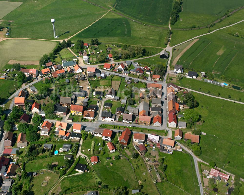 Stiege aus der Vogelperspektive: Dorfkern am Feldrand in Stiege im Bundesland Sachsen-Anhalt, Deutschland