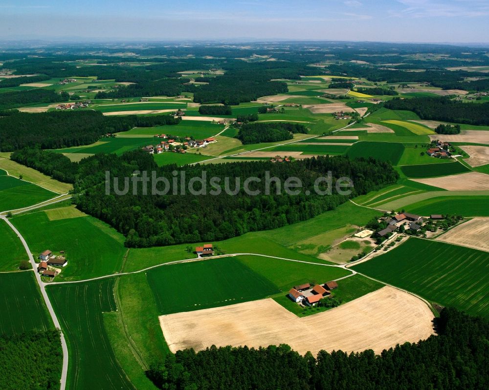 Luftbild Stierberg - Dorfkern am Feldrand in Stierberg im Bundesland Bayern, Deutschland