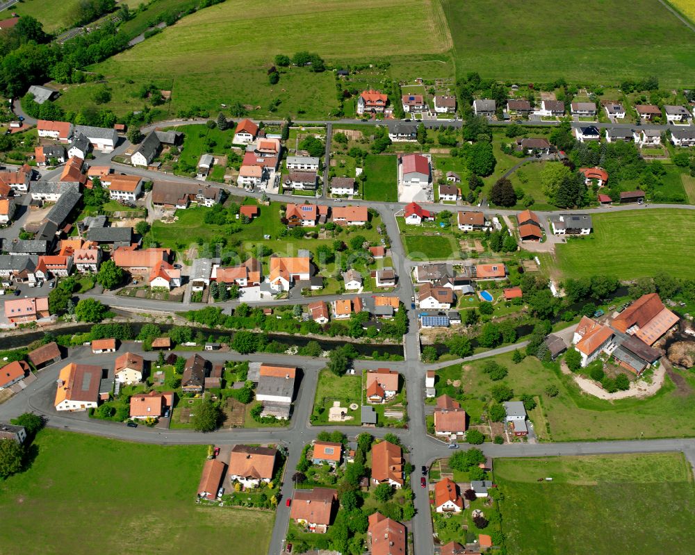 Stockhausen aus der Vogelperspektive: Dorfkern am Feldrand in Stockhausen im Bundesland Hessen, Deutschland