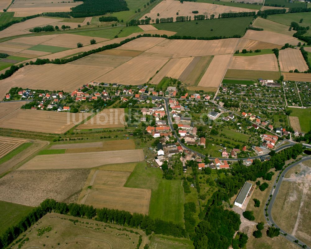 Luftbild Stolzenhain an der Röder - Dorfkern am Feldrand in Stolzenhain an der Röder im Bundesland Sachsen, Deutschland