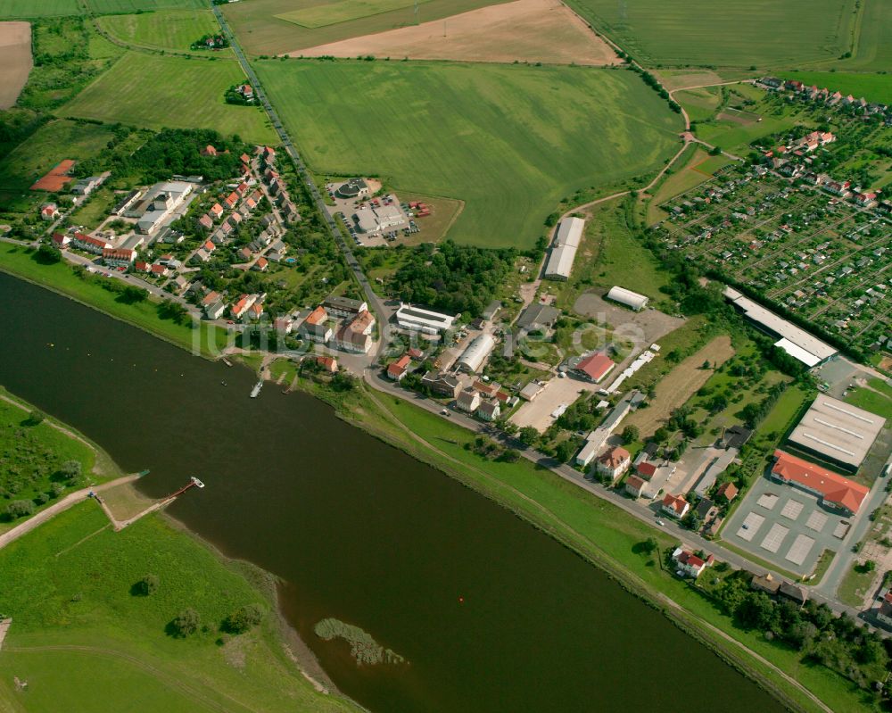 Luftaufnahme Strehla - Dorfkern am Feldrand in Strehla im Bundesland Sachsen, Deutschland