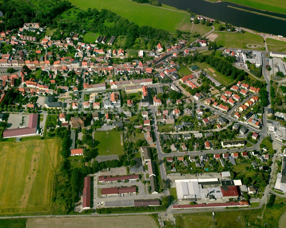 Strehla von oben - Dorfkern am Feldrand in Strehla im Bundesland Sachsen, Deutschland