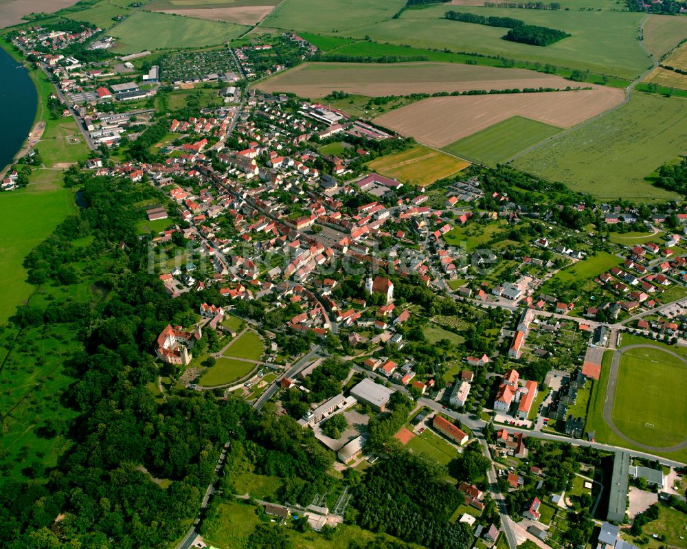 Strehla von oben - Dorfkern am Feldrand in Strehla im Bundesland Sachsen, Deutschland