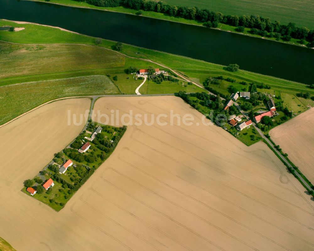 Strehla von oben - Dorfkern am Feldrand in Strehla im Bundesland Sachsen, Deutschland