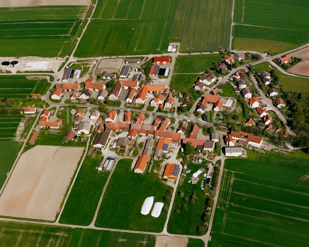 Luftbild Strüth - Dorfkern am Feldrand in Strüth im Bundesland Bayern, Deutschland