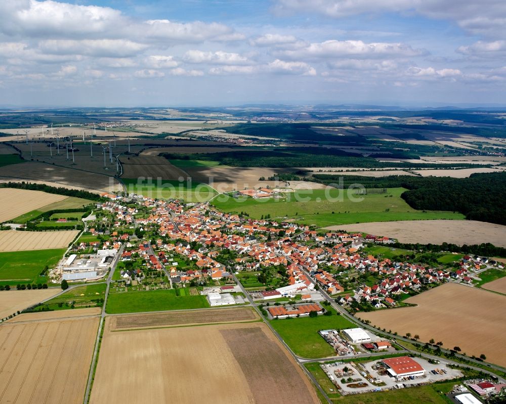 Struth von oben - Dorfkern am Feldrand in Struth im Bundesland Thüringen, Deutschland