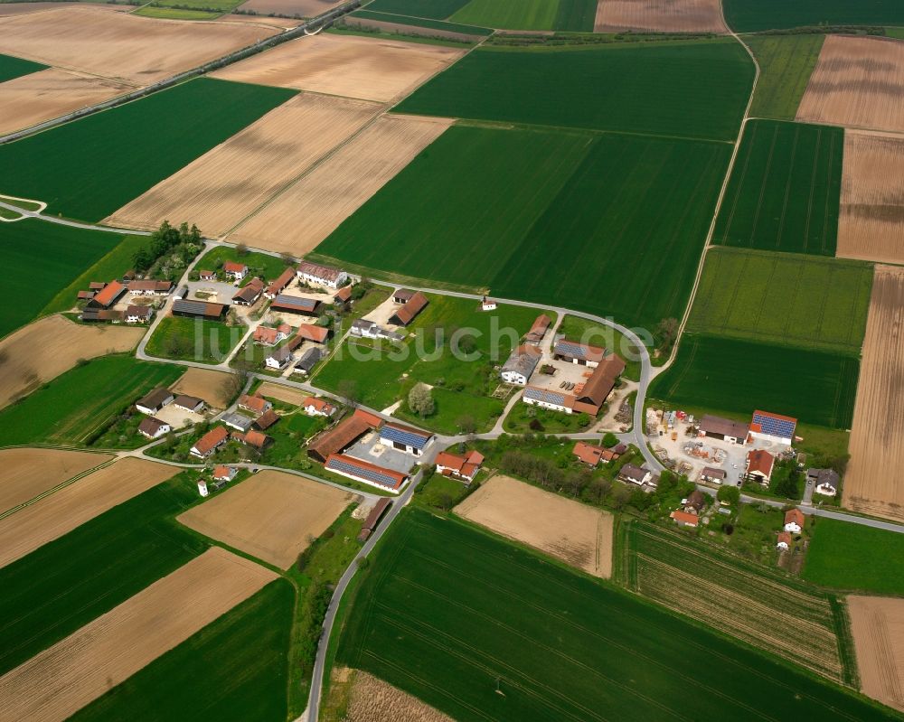 Taiding aus der Vogelperspektive: Dorfkern am Feldrand in Taiding im Bundesland Bayern, Deutschland