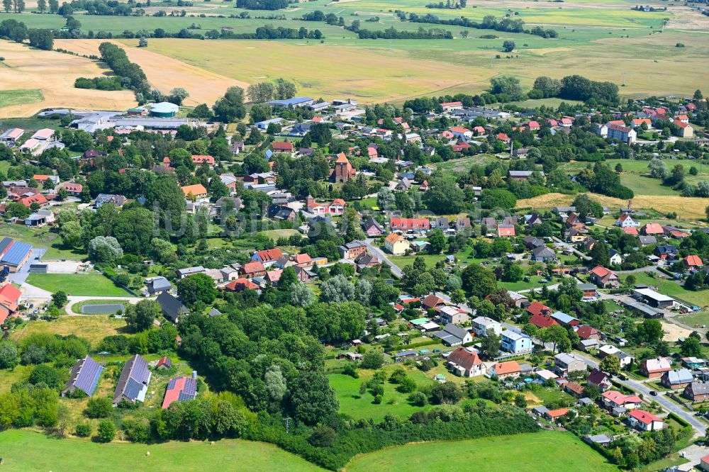 Luftbild Tarnow - Dorfkern am Feldrand in Tarnow im Bundesland Mecklenburg-Vorpommern, Deutschland