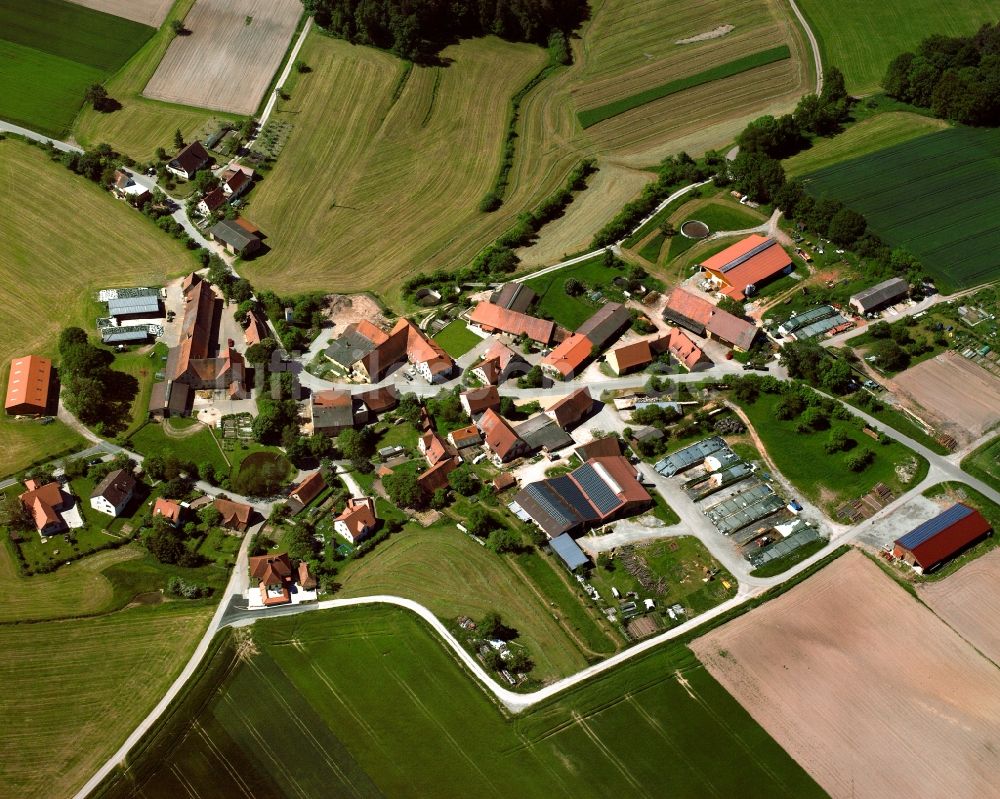 Luftbild Tauberschallbach - Dorfkern am Feldrand in Tauberschallbach im Bundesland Bayern, Deutschland