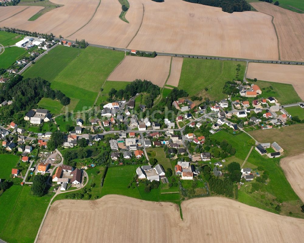 Luftbild Tauscha - Dorfkern am Feldrand in Tauscha im Bundesland Sachsen, Deutschland