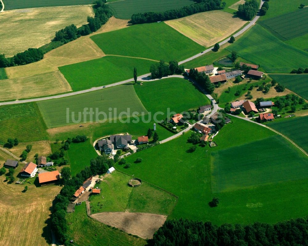 Luftaufnahme Taußersdorf - Dorfkern am Feldrand in Taußersdorf im Bundesland Bayern, Deutschland