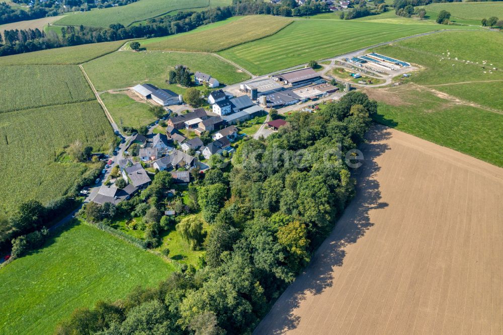 Luftbild Tüchenbonnen - Dorfkern am Feldrand in Tüchenbonnen im Bundesland Nordrhein-Westfalen, Deutschland