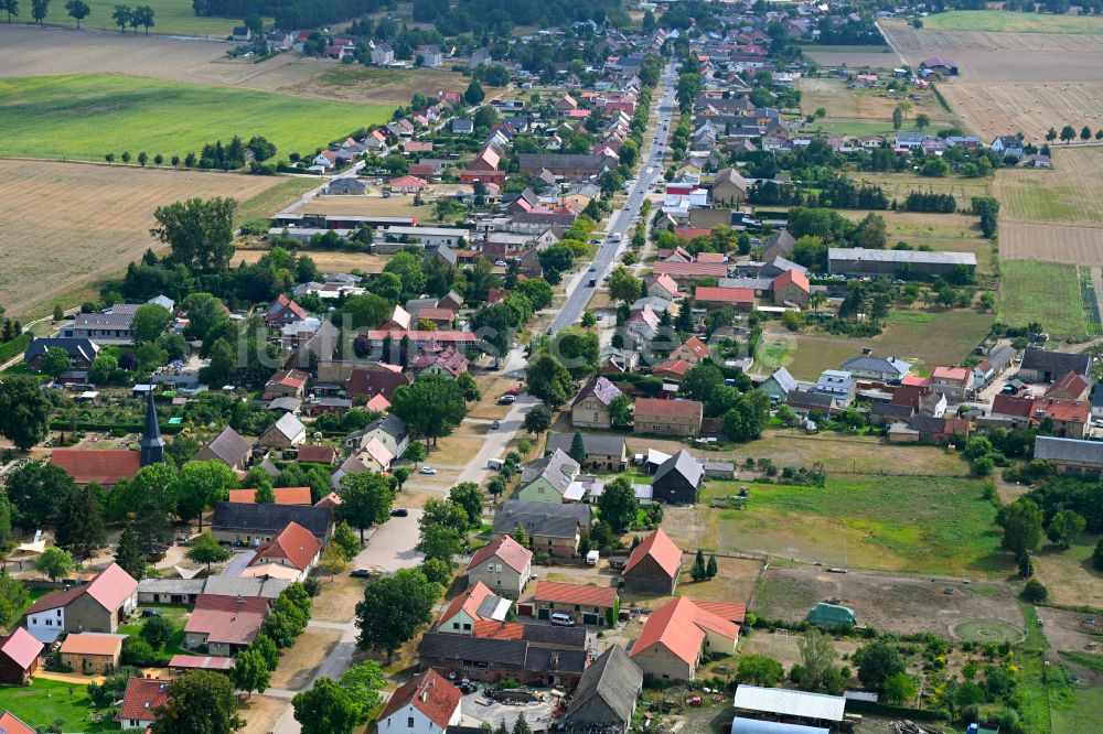 Luftaufnahme Teschendorf - Dorfkern am Feldrand in Teschendorf im Bundesland Brandenburg, Deutschland