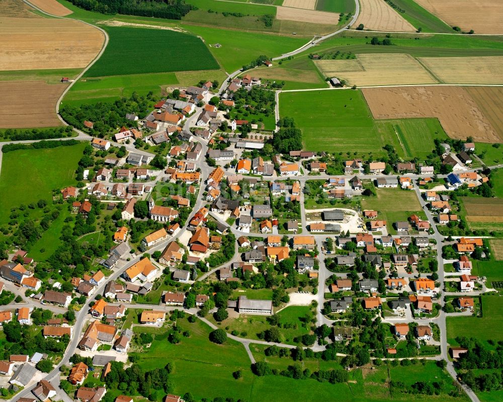 Thalheim aus der Vogelperspektive: Dorfkern am Feldrand in Thalheim im Bundesland Baden-Württemberg, Deutschland