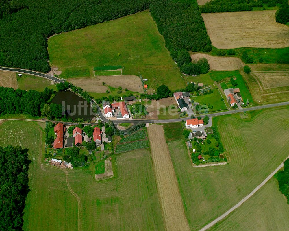 Thiendorf von oben - Dorfkern am Feldrand in Thiendorf im Bundesland Sachsen, Deutschland