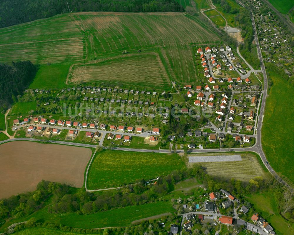 Töppeln aus der Vogelperspektive: Dorfkern am Feldrand in Töppeln im Bundesland Thüringen, Deutschland