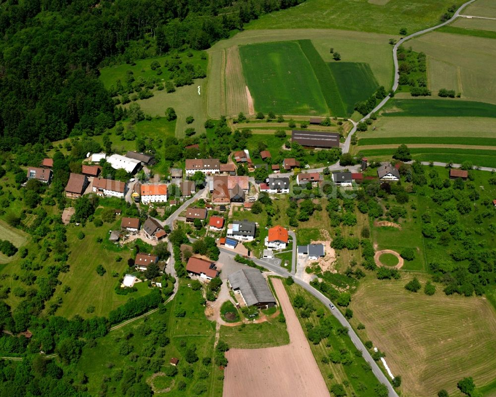 Trailhof von oben - Dorfkern am Feldrand in Trailhof im Bundesland Baden-Württemberg, Deutschland